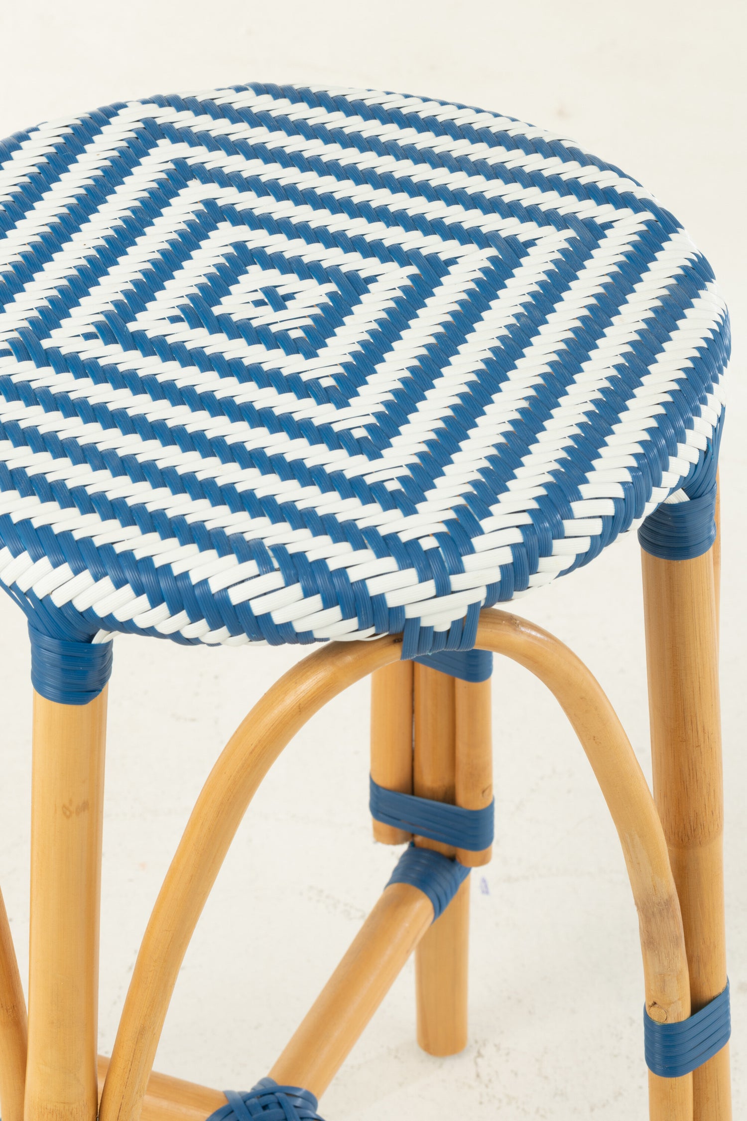 Kruk Rotan Blauw/Wit Groot