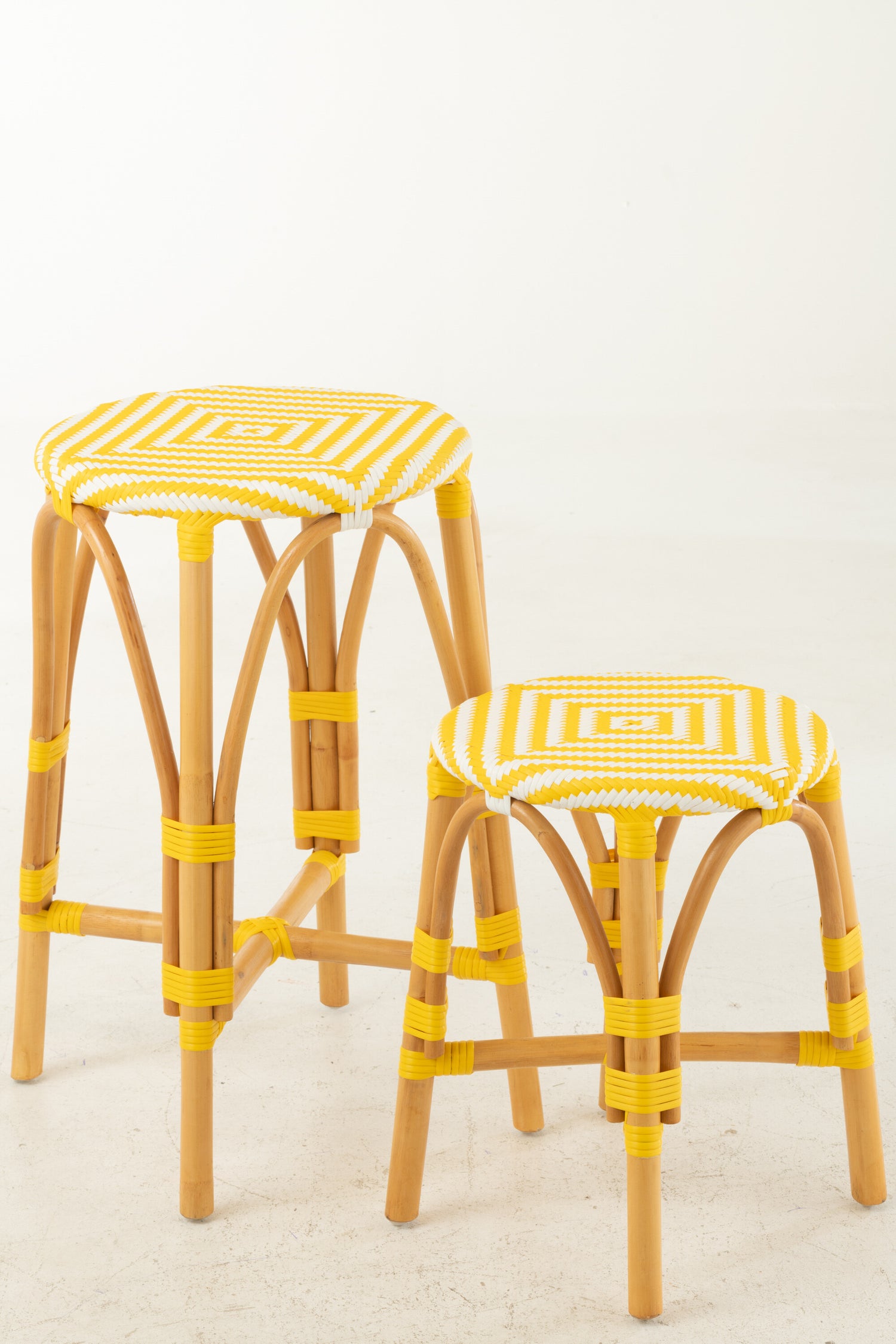Kruk Rotan Geel/Wit Groot