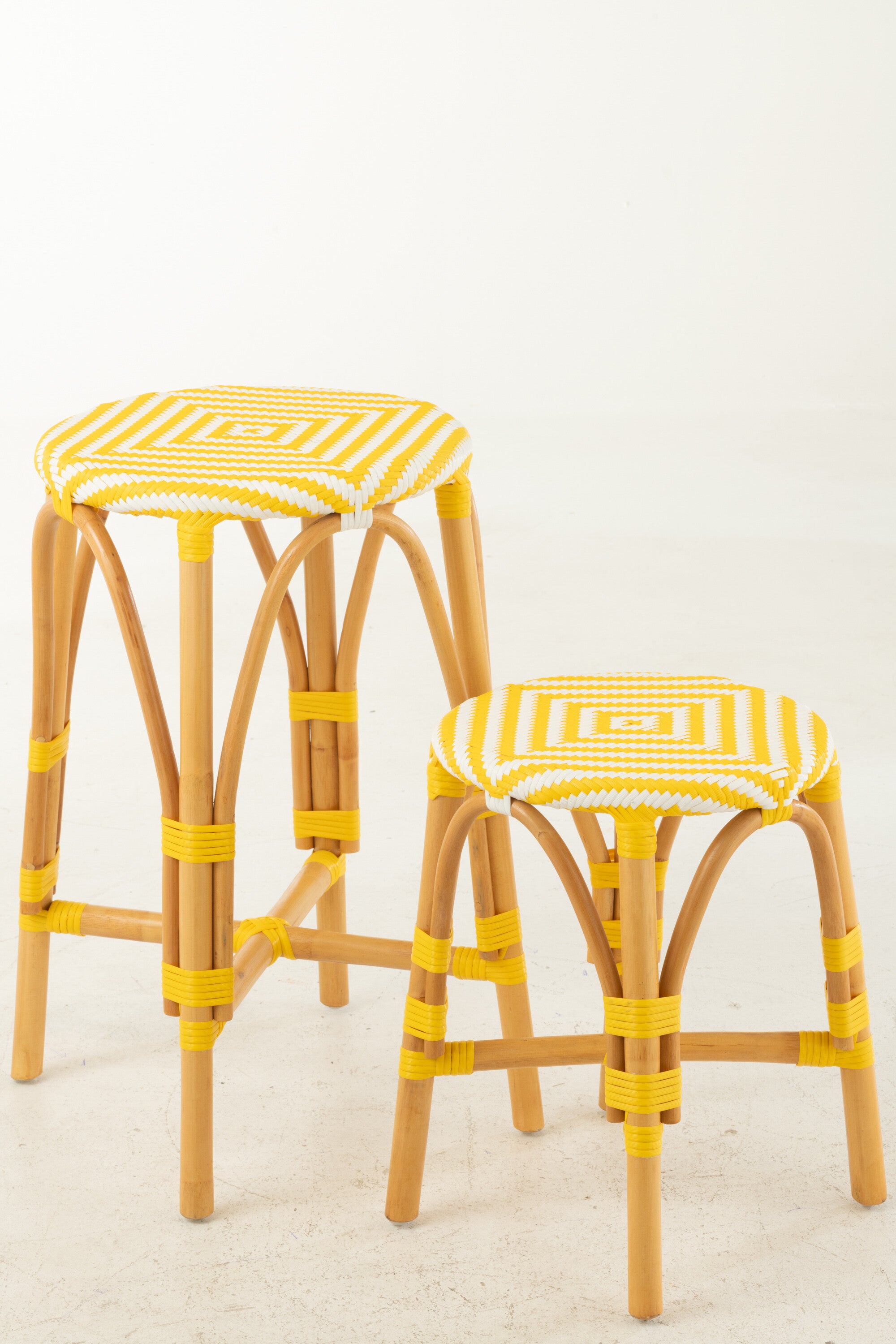 Kruk Rotan Geel/Wit Groot