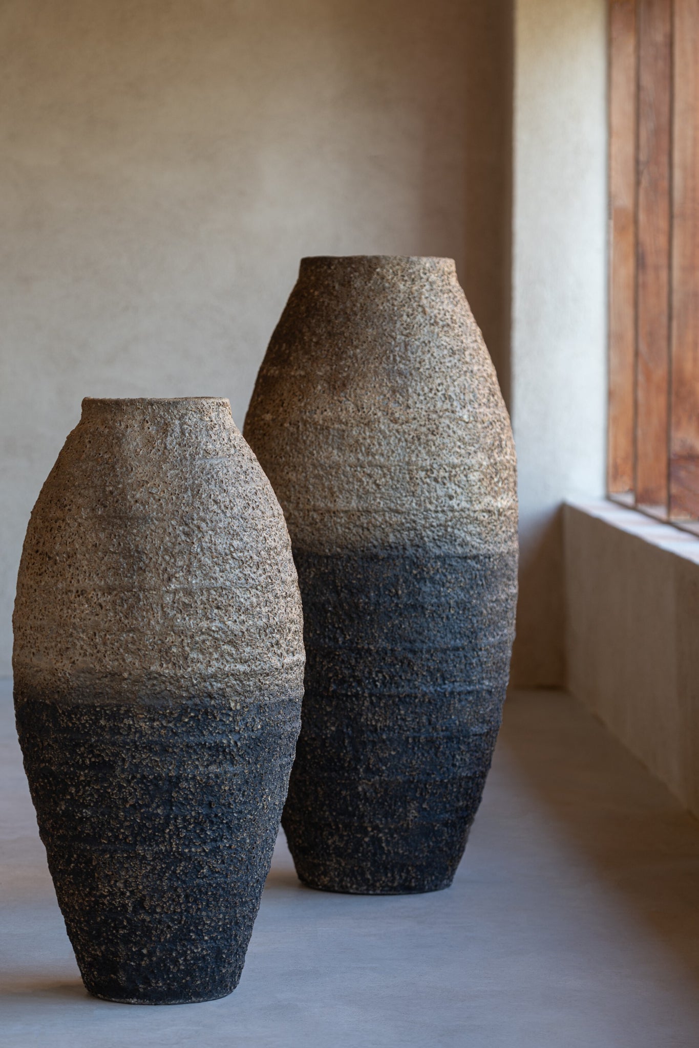 Vaas Antiek Cement Bruin/Zwart Groot