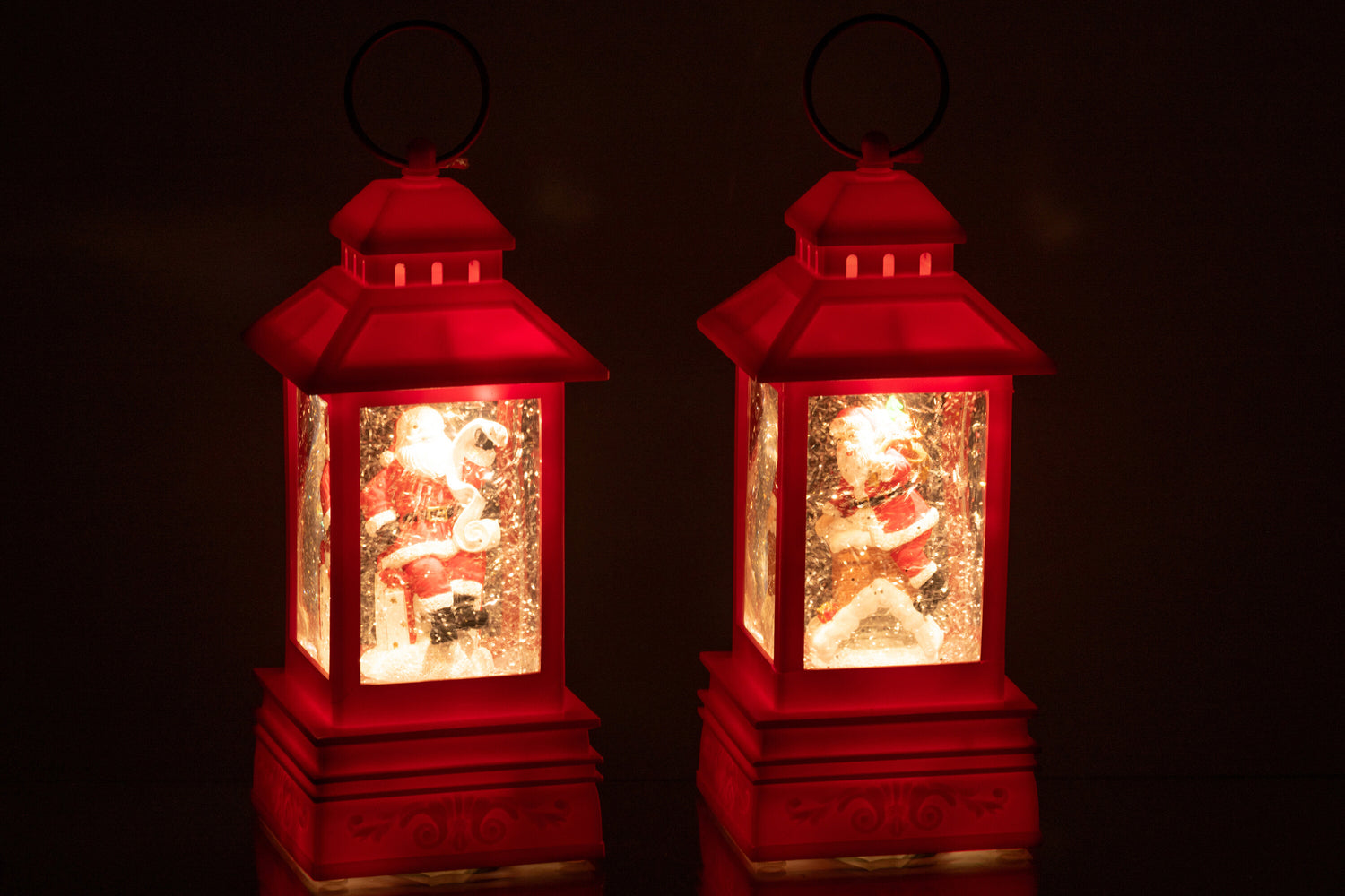 Water Globe lantaarn Kerstman Plastic Kerst Rood Assortiment van 2