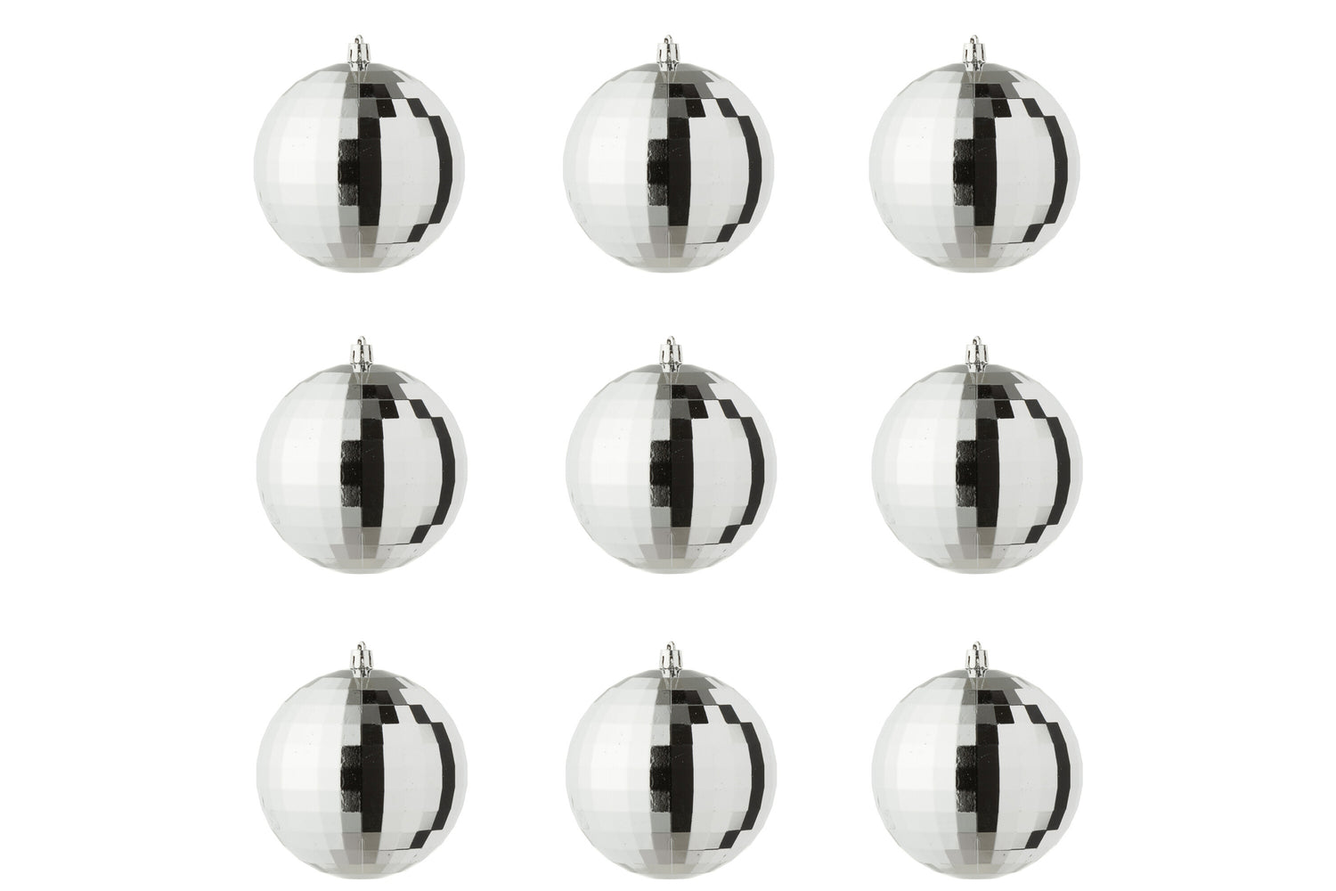 Doos met 9 kerstbal discoballen van plastic in zilverkleurige uitvoering.