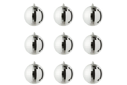 Doos met 9 kerstbal discoballen van plastic in zilverkleurige uitvoering.