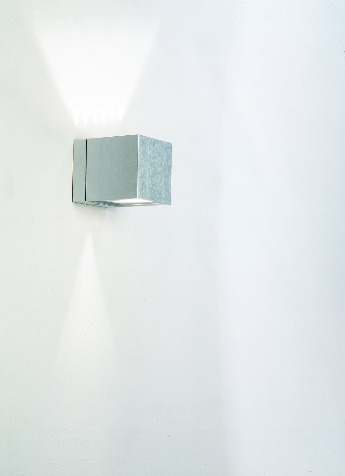 Dau 80 Wandlamp G9 Geborsteld aluminium