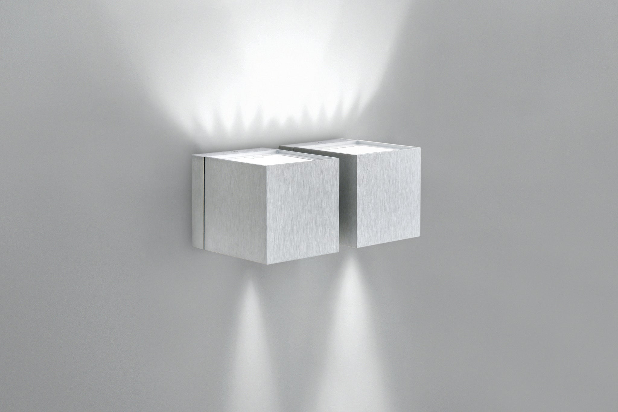 Dau 80 wandlamp 2 x G9 geborsteld aluminium