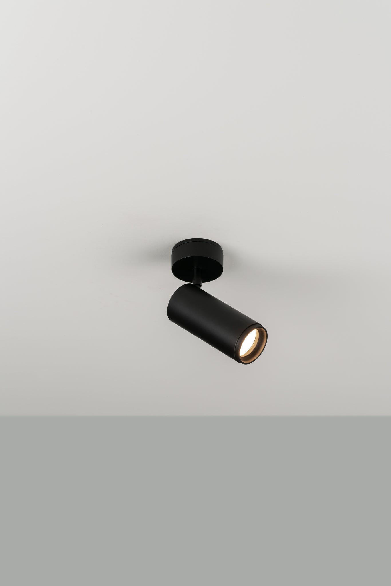 Haul 55 wand-/plafondlamp GU10 H 9 cm zwart gestructureerd