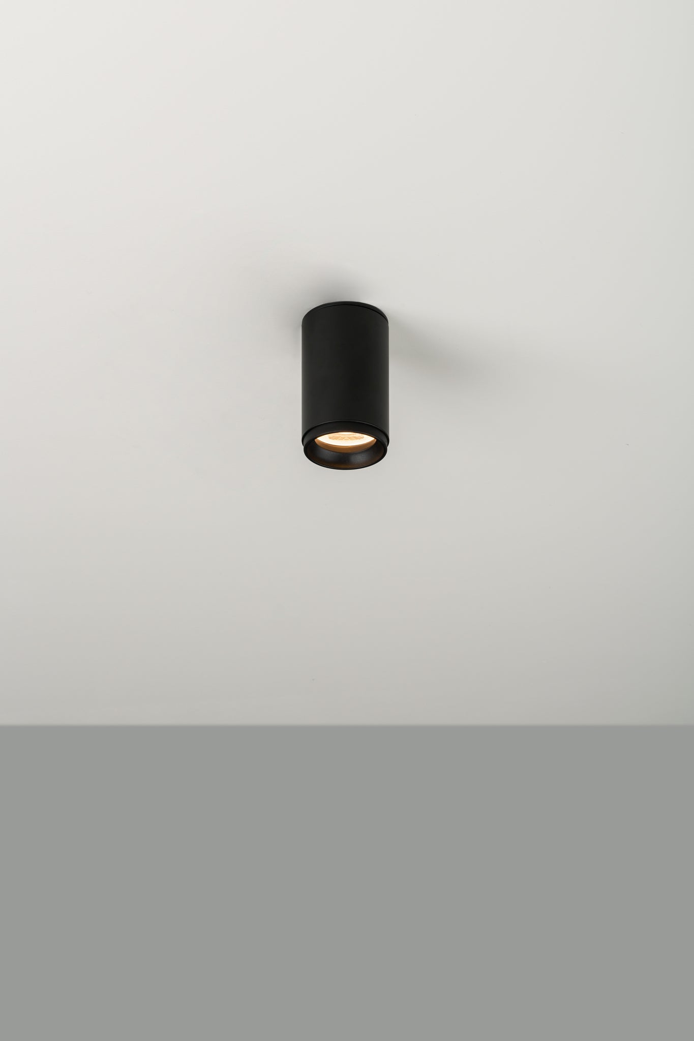 Haul 55 plafondlamp GU10 H.9 cm zwart met structuur