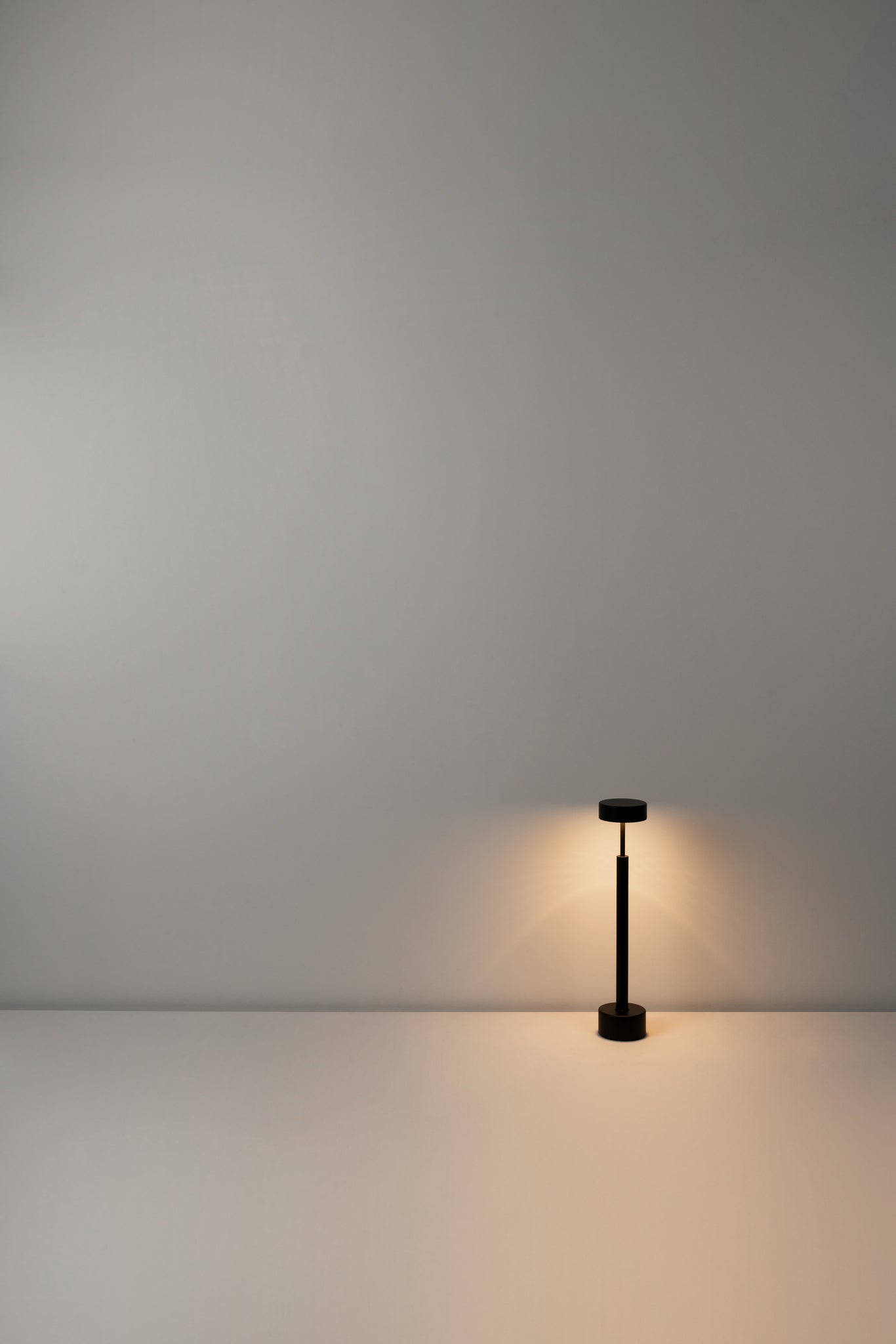 Peak tafellamp LED PCB getextureerd zwart