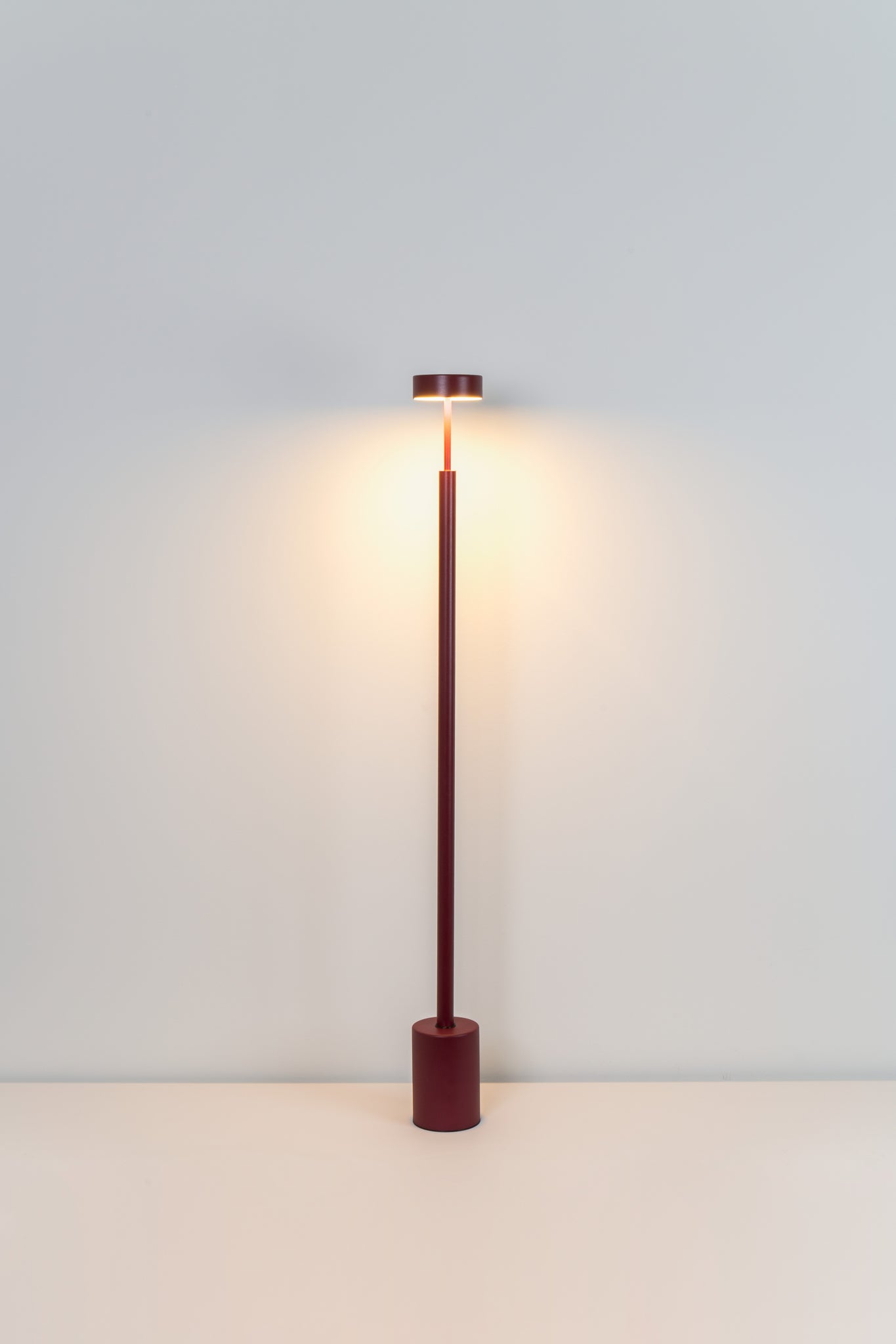 Peak vloerlamp h.130 cm LED PCB gestructureerd bordeaux