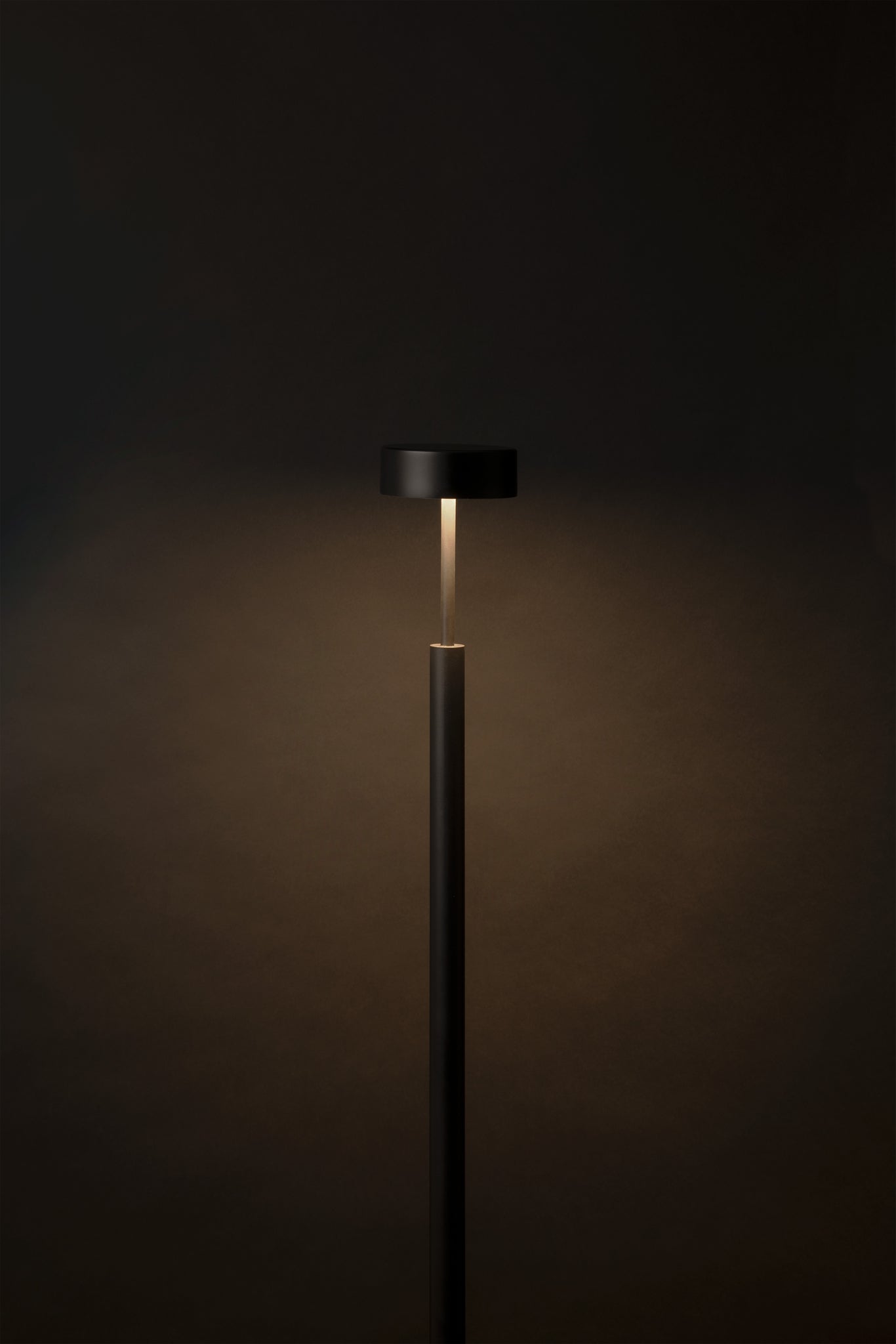 Peak vloerlamp H.170 cm LED PCB zwart met structuur