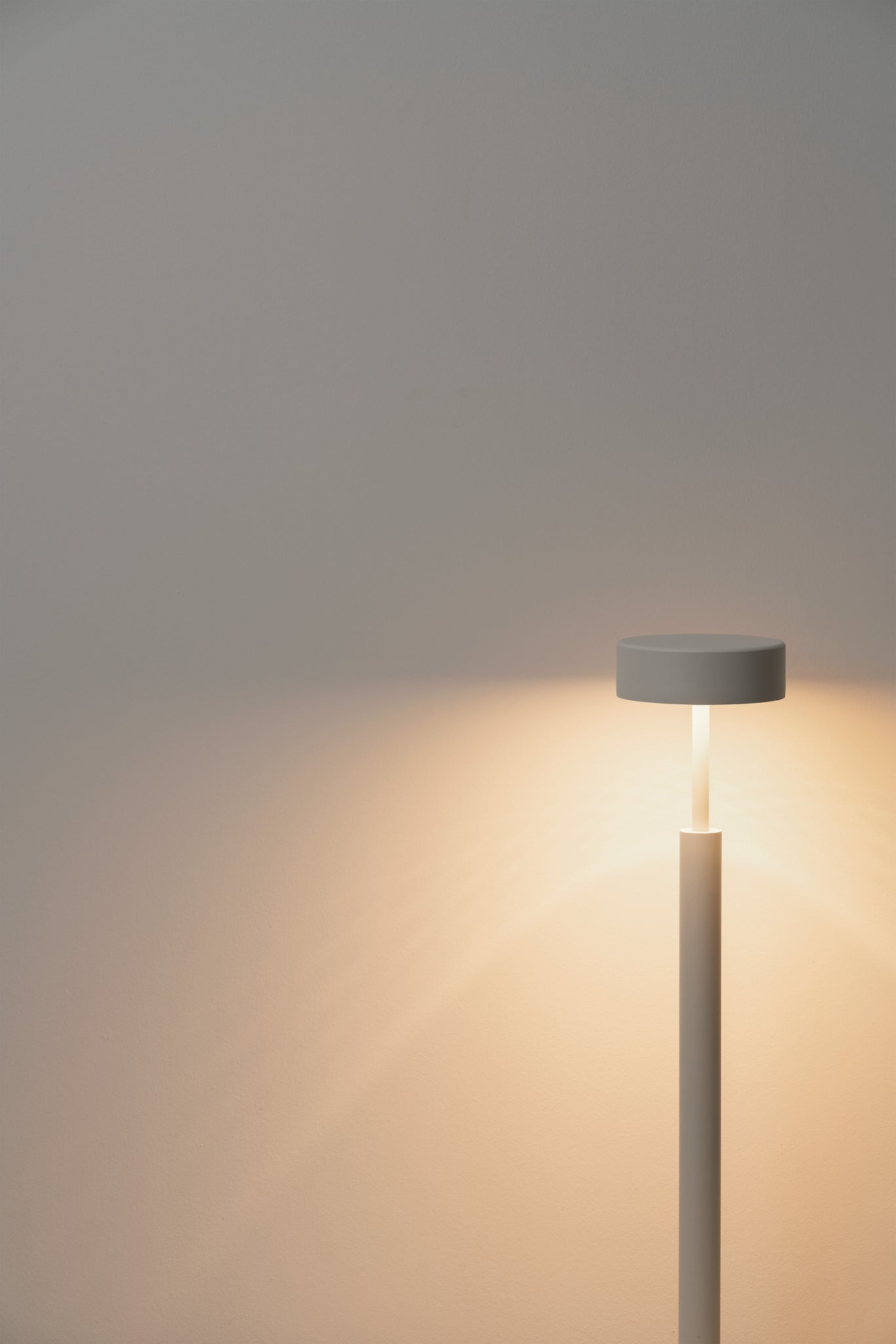 Peak Vloerlamp H.170 cm LED PCB Gestructureerd mink