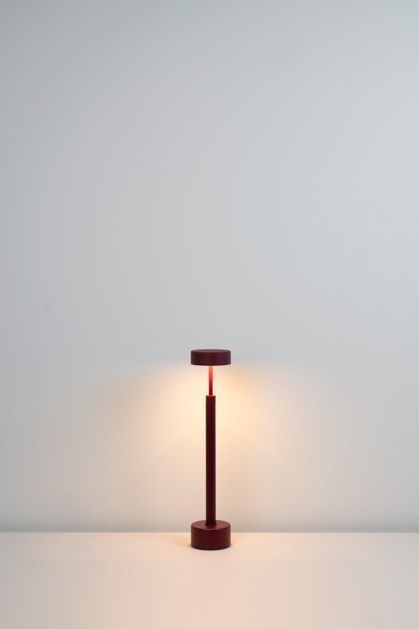 Peak vloerlamp h.170 cm LED PCB gestructureerd bordeaux