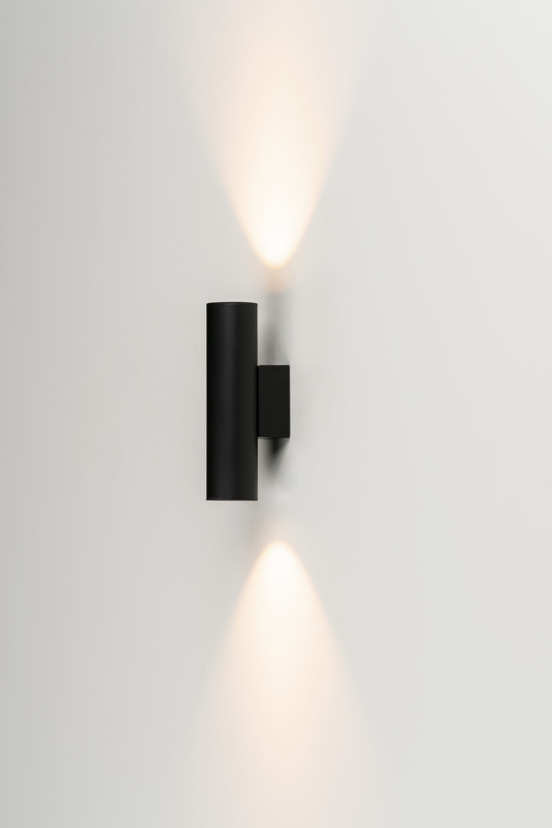 Haul 40 wandlamp 2 x LED DOB 5W gestructureerd zwart