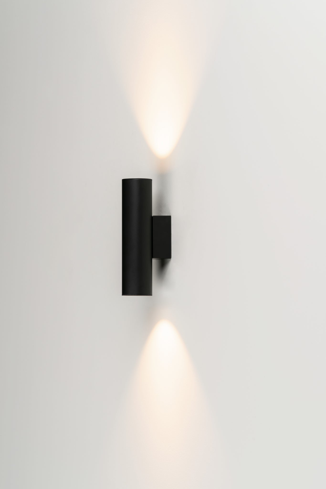 Haul 40 wandlamp 2 x LED DOB 5W gestructureerd zwart