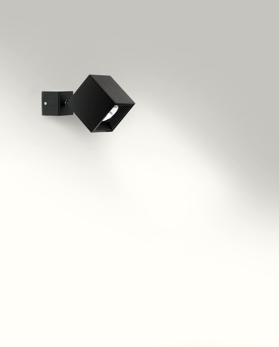 Dau 80 wand-/plafondlamp LED DOB geborsteld zwart aluminium