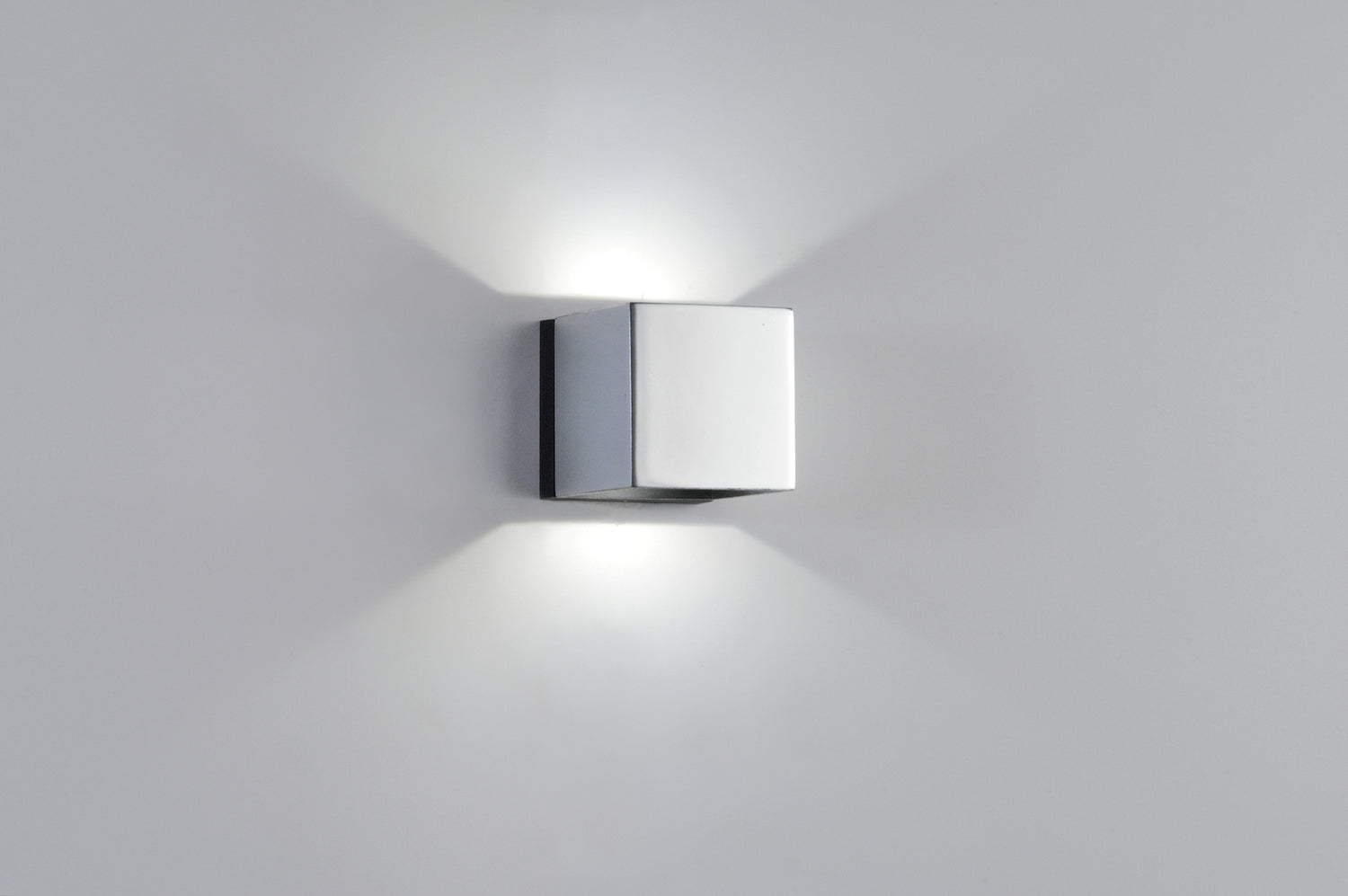Dau 50 wandlamp 2 x LED DOB glanzende verchroming