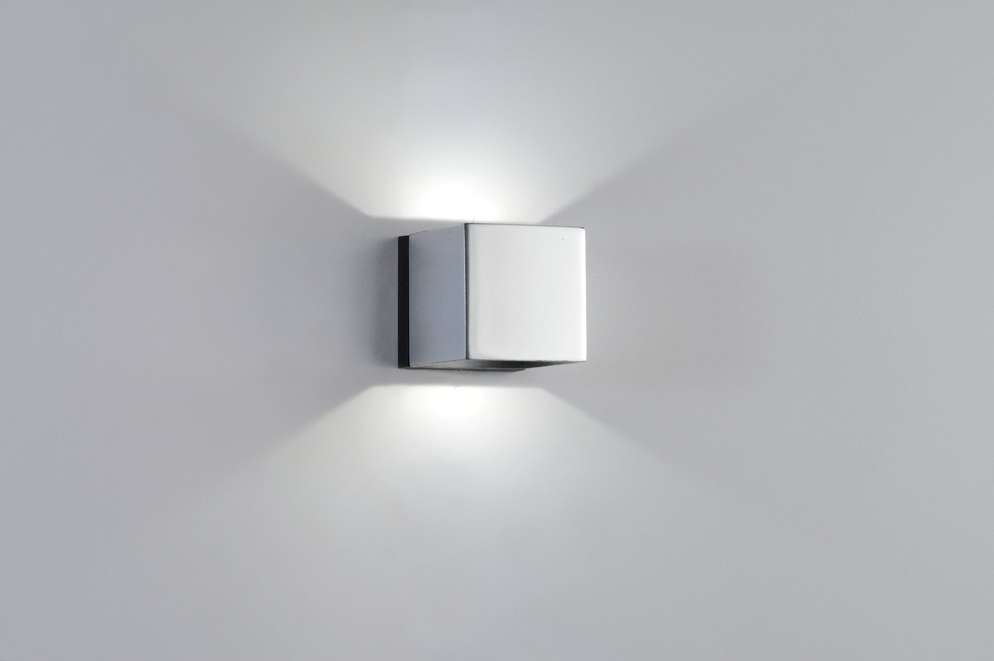 Dau 50 wandlamp 2 x LED DOB glanzende verchroming