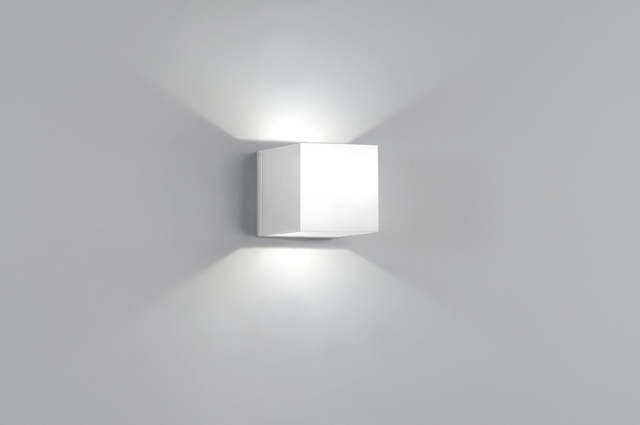 Dau 50 wandlamp 2 x LED DOB gestructureerd wit