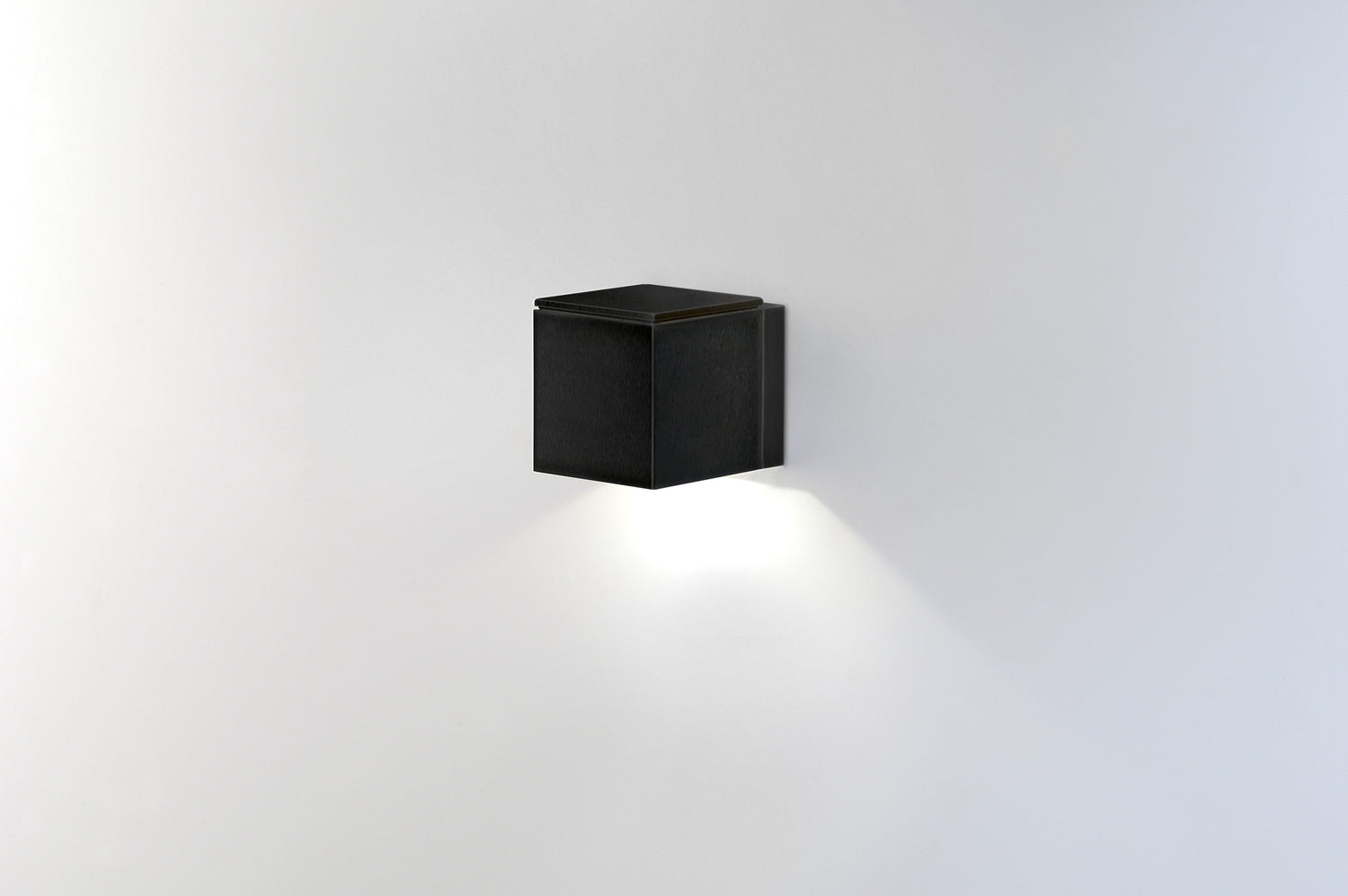 Dau 50 Wandlamp LED DOB Geborsteld zwart aluminium