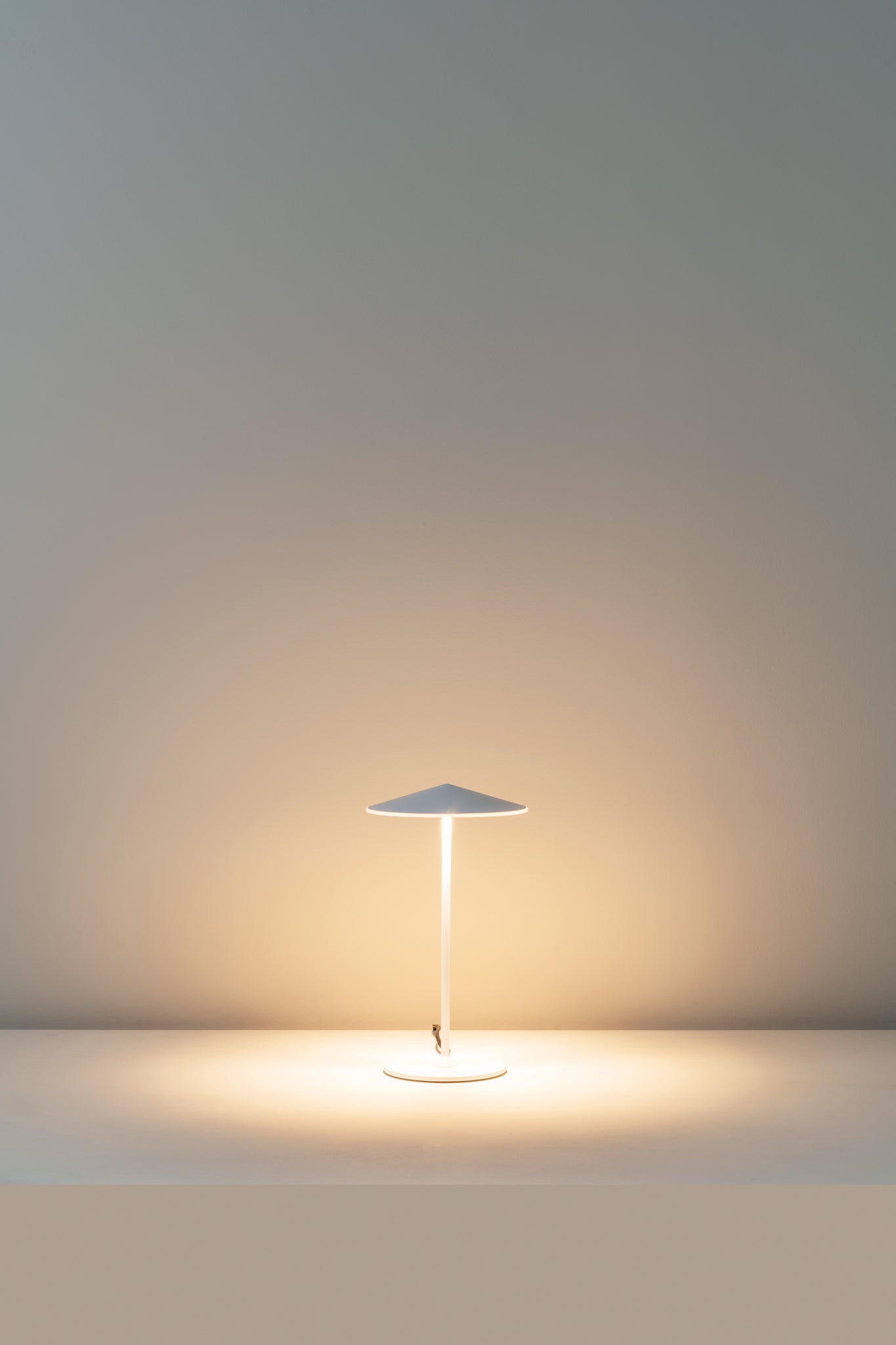 Pla tafellamp LED gestructureerd wit