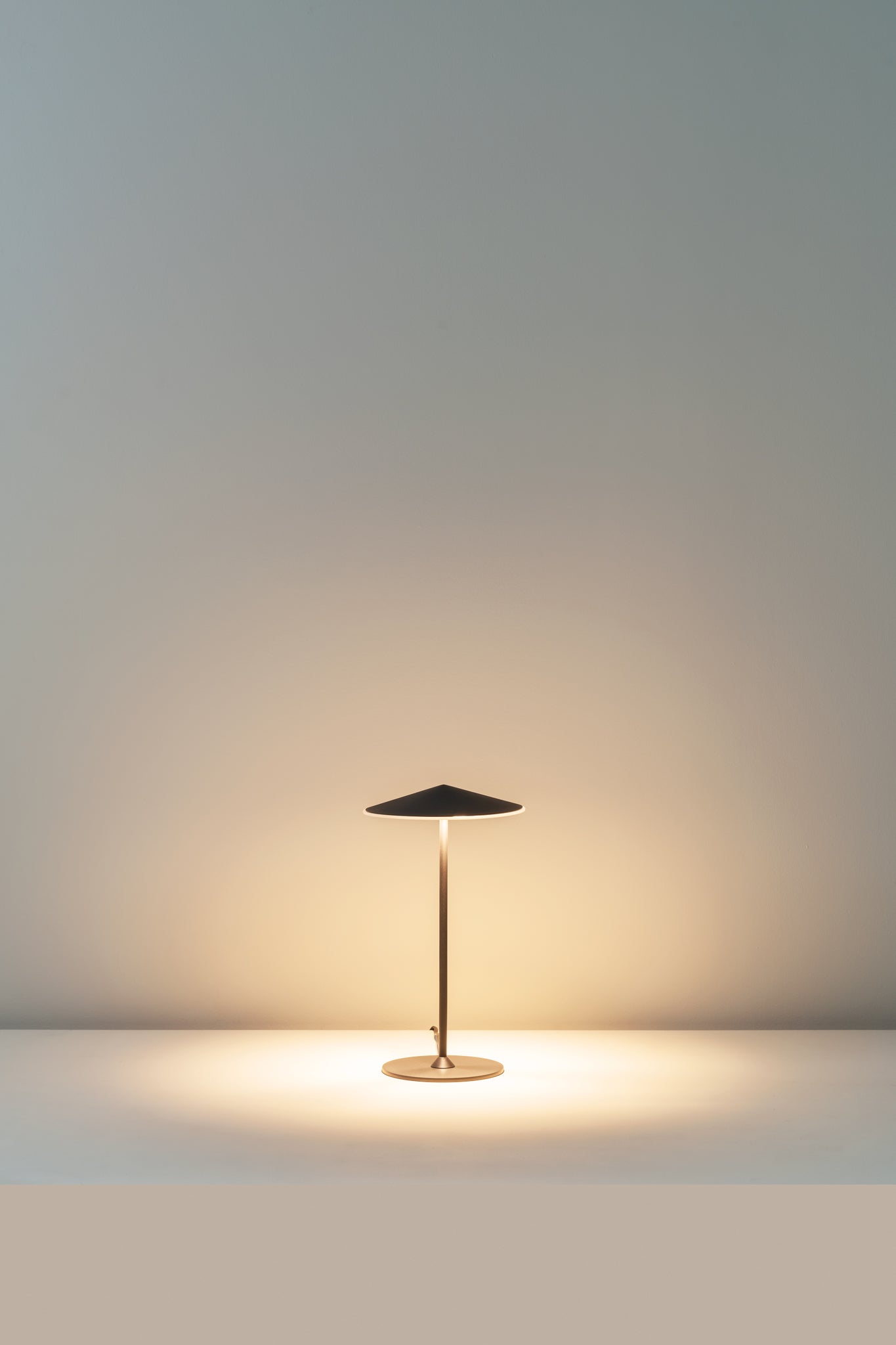 Pla tafellamp LED antracietgrijs