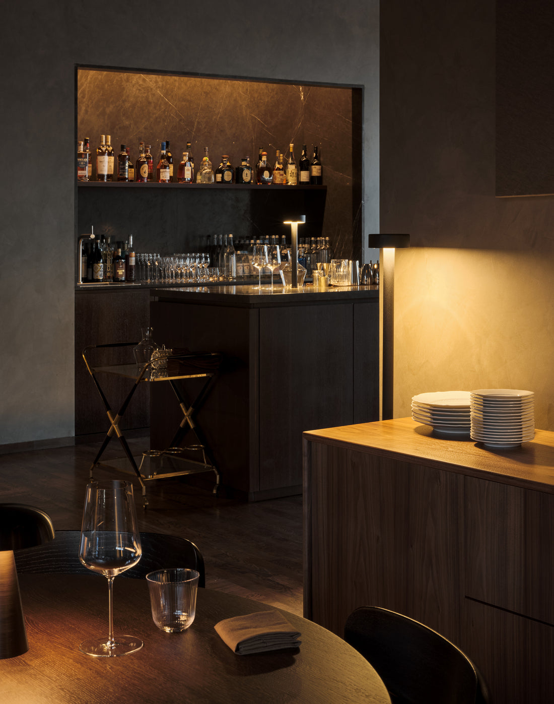 Peak Lane tafellamp met LED-printplaat om aan tafel te bevestigen