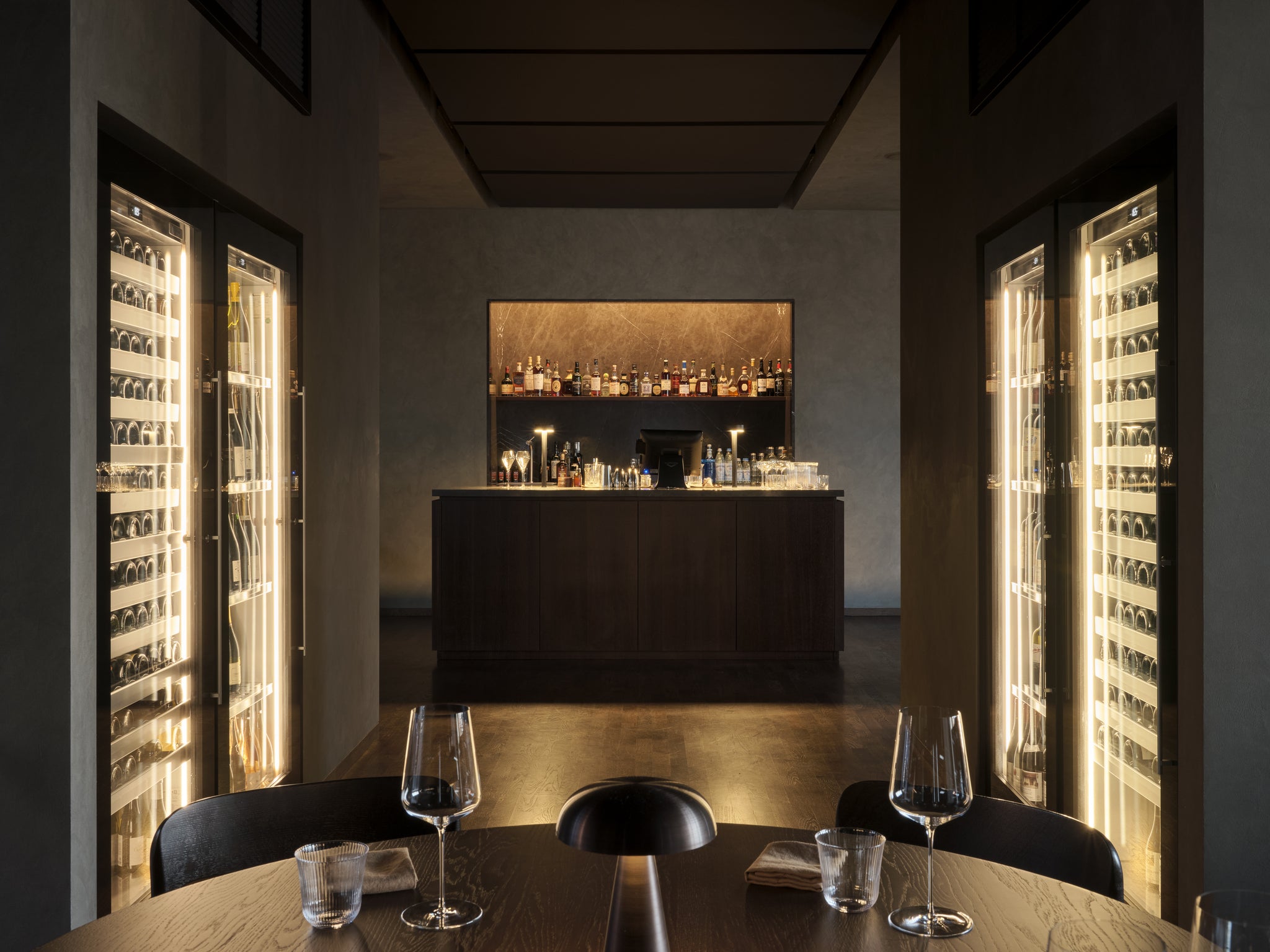 Peak Lane tafellamp met LED-printplaat om aan tafel te bevestigen