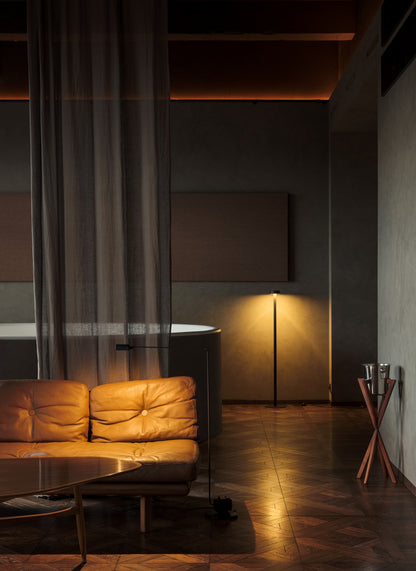 Peak Lane tafellamp met LED-printplaat om aan tafel te bevestigen