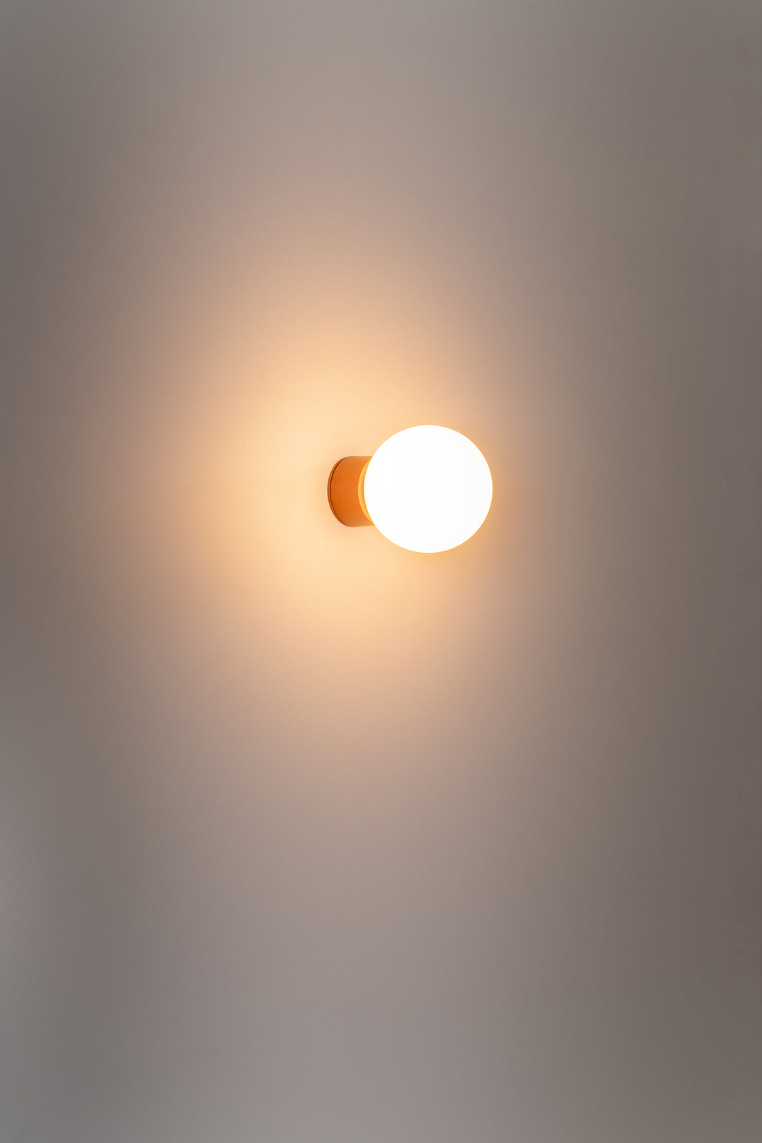 Symphony wandlamp G9 gestructureerd koper