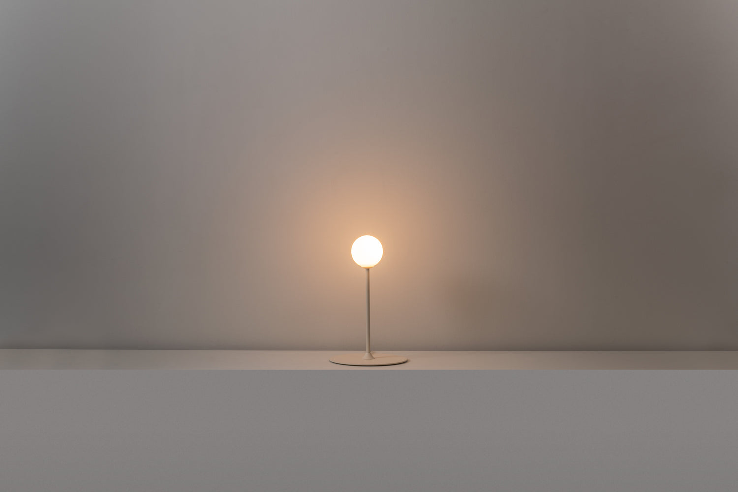 Symphony tafellamp G9 H. 38 cm gestructureerd mink