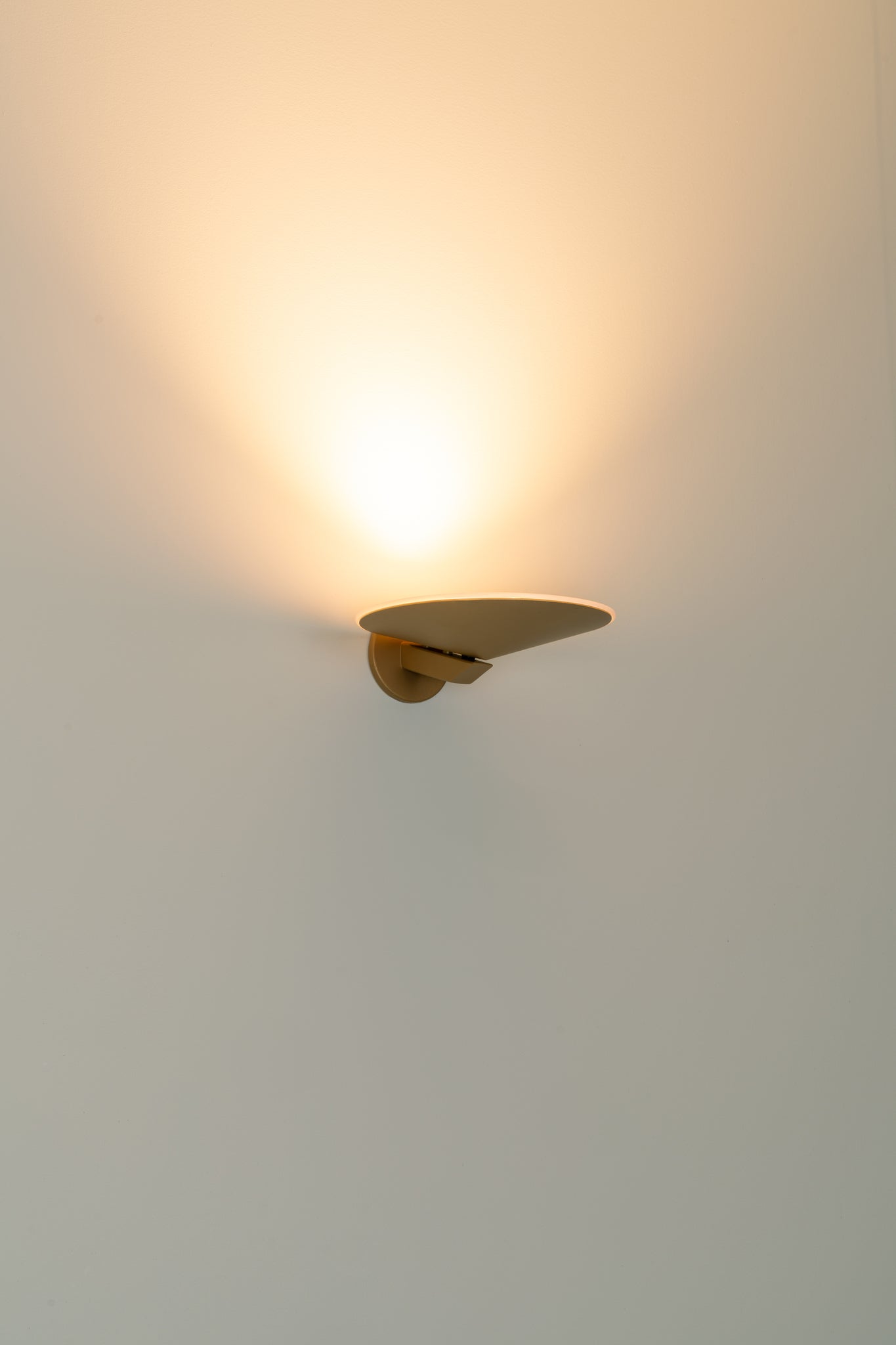 Pla wandlamp LED metallic goud