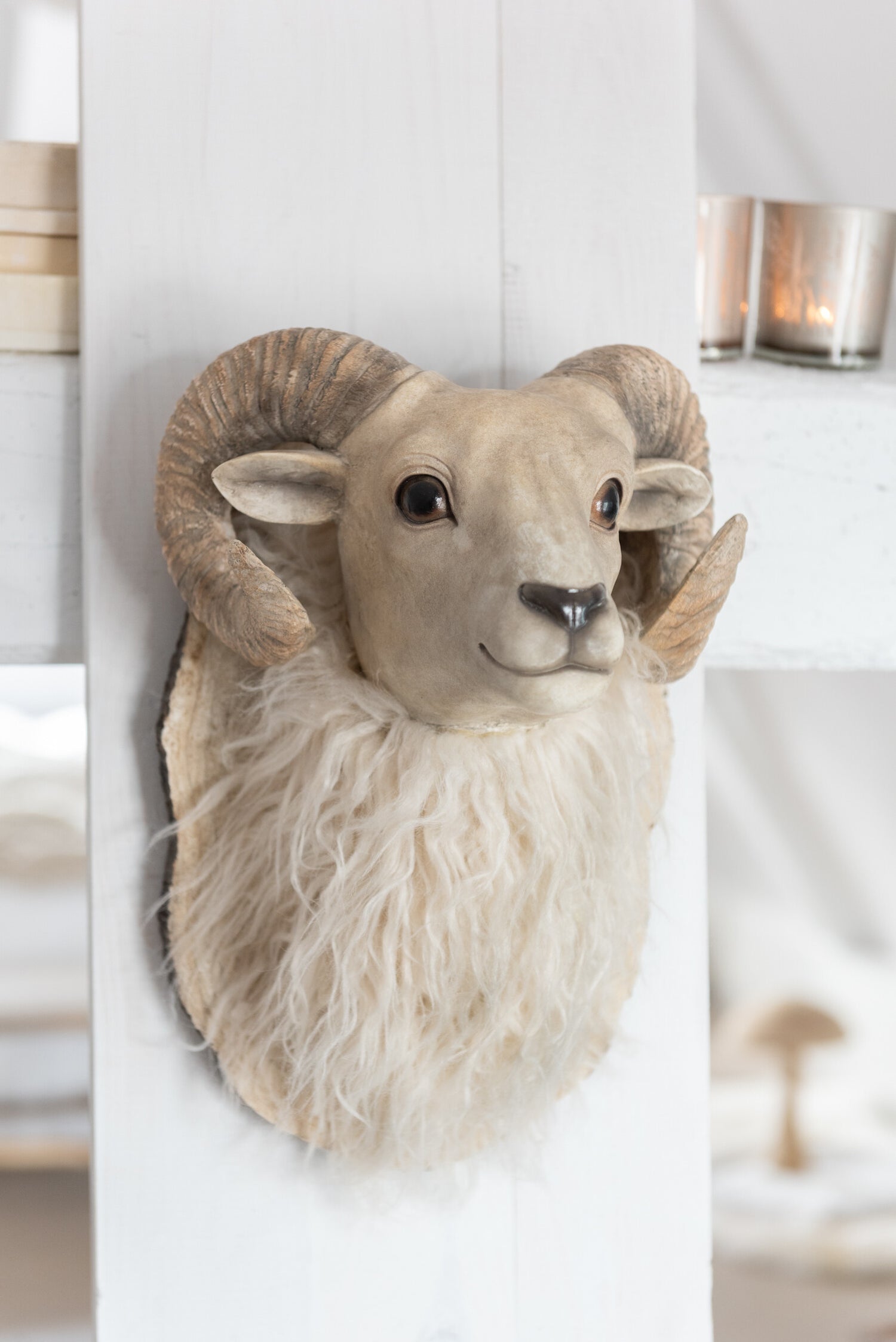 Geitenkop Hangend Poly Beige Klein