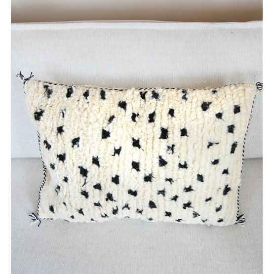 Beni Ouarain cushion - Dotted with stiched sides