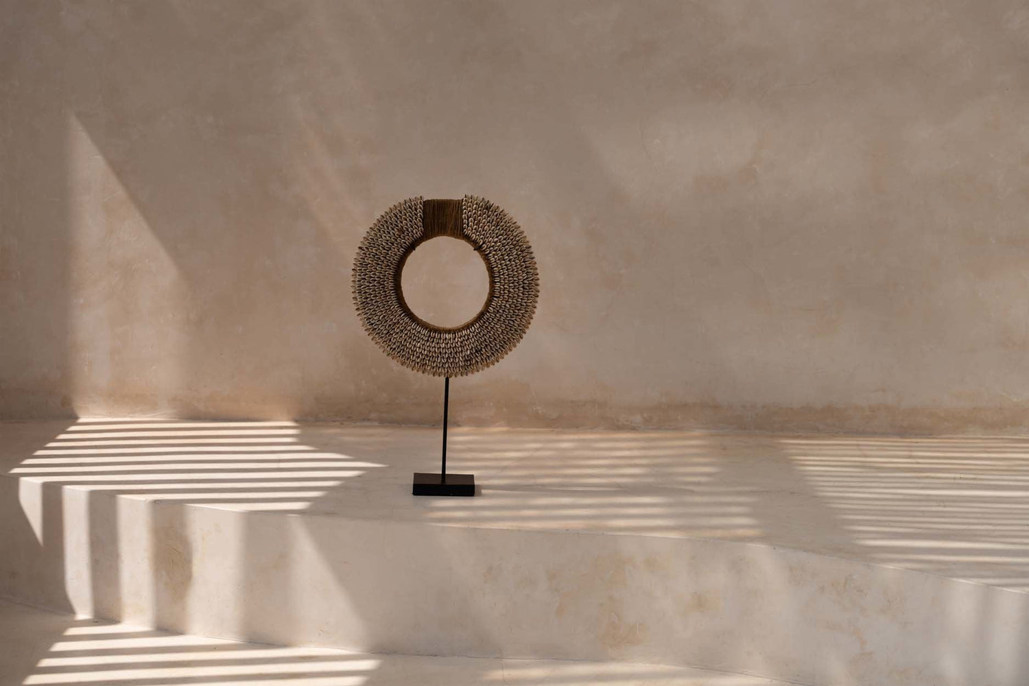 De Shell Réunion on Stand - Natural