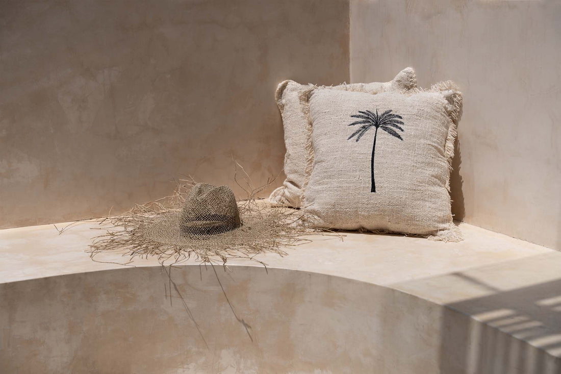 De Gili Palm Kussenhoes - Natuurlijk Zwart