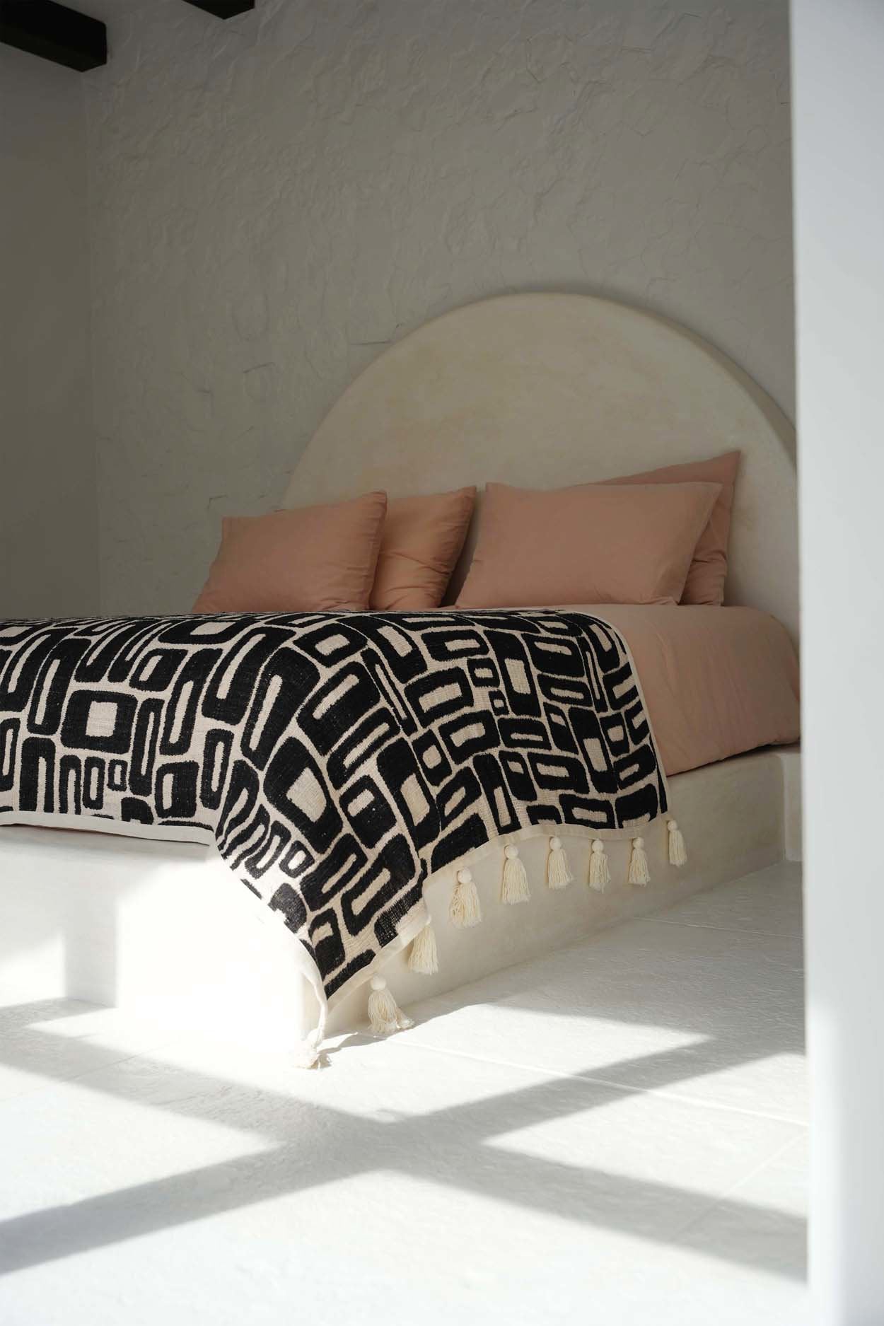 De Aztec Bed Throw - Natural Black