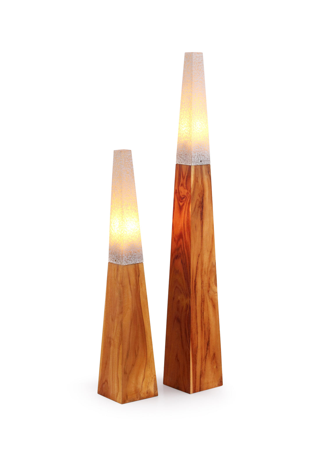 Belvivere Piramida – Handgemaakte Vloerlamp van Teak en Resin