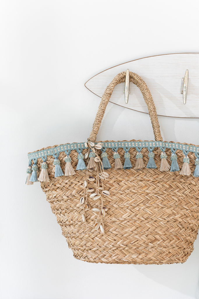 Strandtas Kwastjes Blauw/Beige Riet Natuurlijk