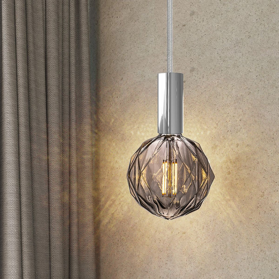 dimbare LED Globe Deco E27 G150 4W 100Lm 1800K Goud