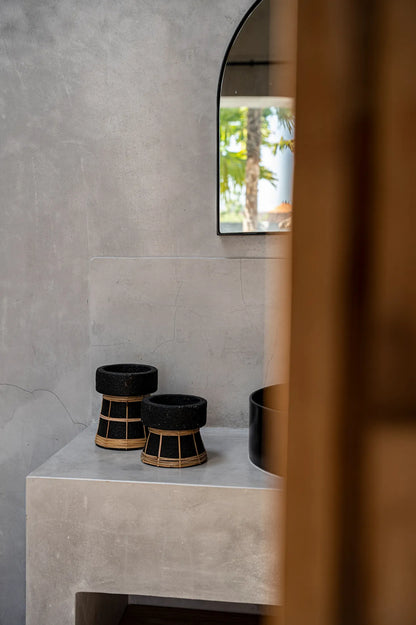 De Serene Kaarsenhouder - Zwart Naturel - M